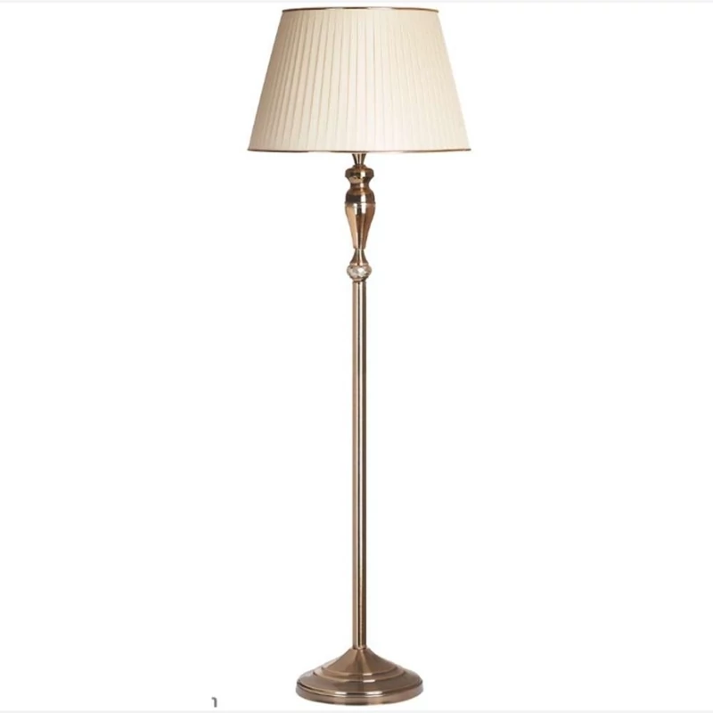 آباژور کنار سالنی مدرن کلاسیک.