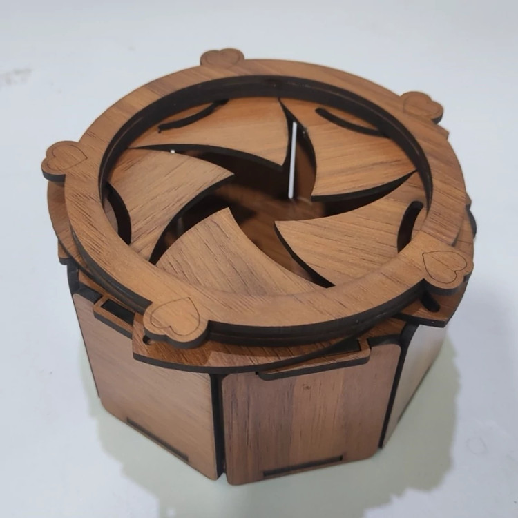 جعبه چوبی