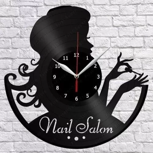 ساعت دیواری آرایشگاه زنانه چوبی موتور آرام گرد کد 02