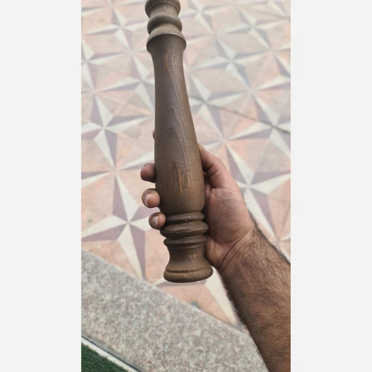 آباژور کنار سالنی چوبی پایه خراطی (پایه رنگ شده و سیم کشی شده آماده بدون کلاهک)