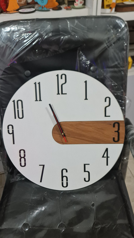 ساعت دیواری چوبی سفید چوبی مدرن کد 148 پس کرایه